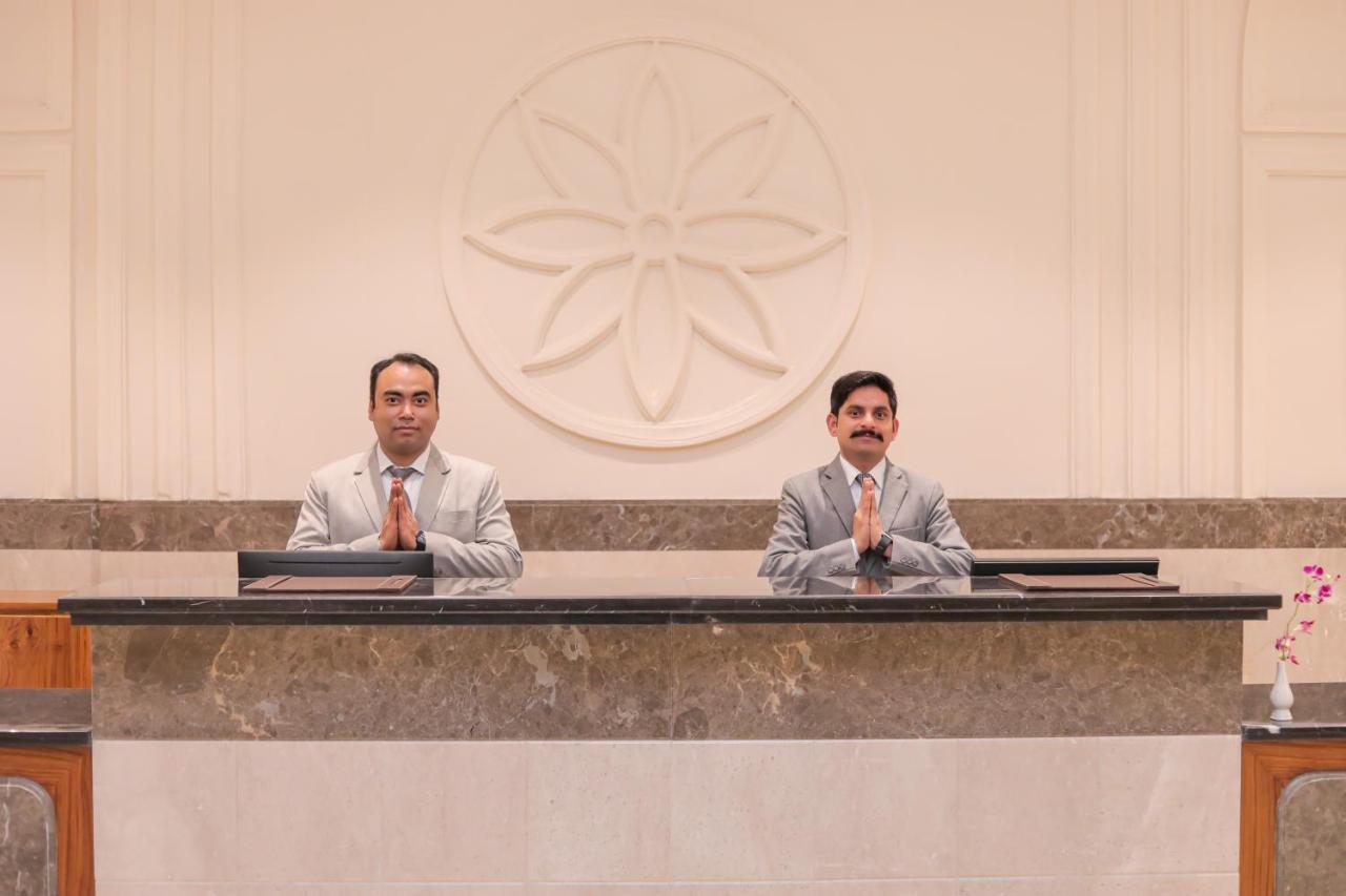 Regenta Central City Vilas Palace Ambāla Buitenkant foto