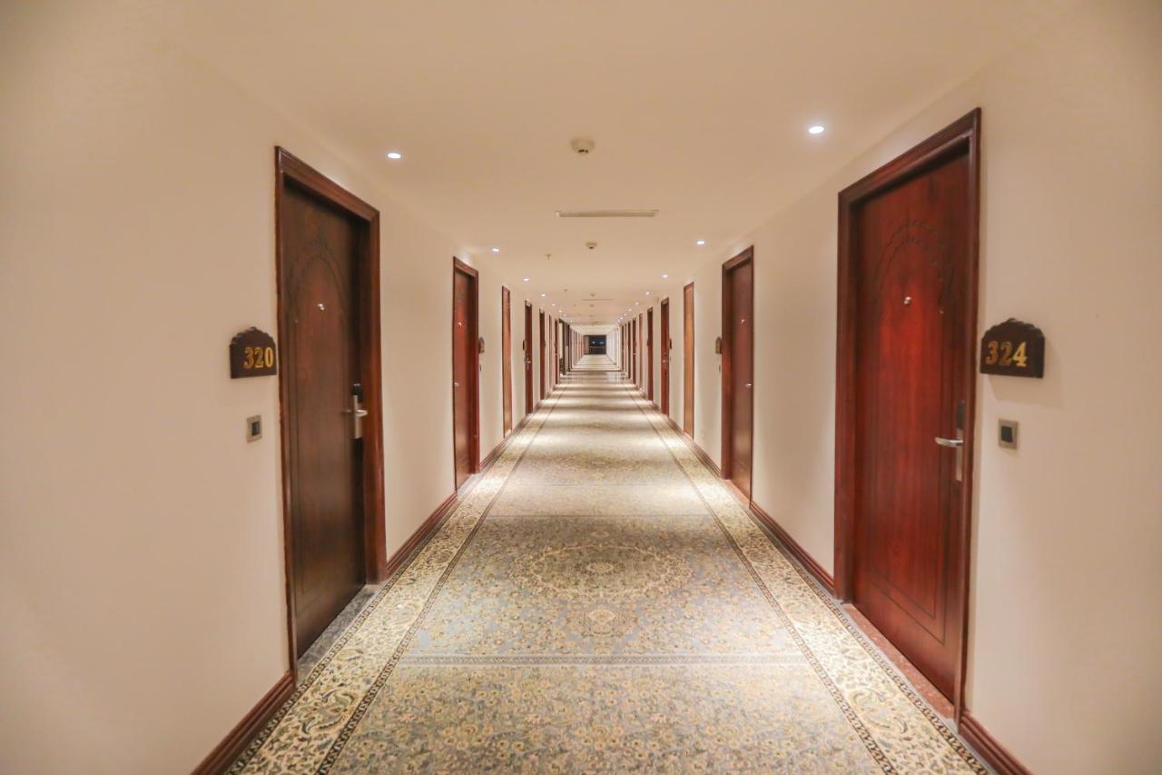 Regenta Central City Vilas Palace Ambāla Buitenkant foto