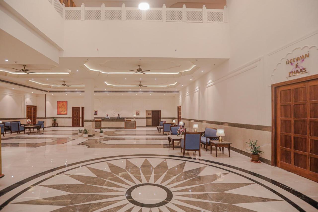 Regenta Central City Vilas Palace Ambāla Buitenkant foto