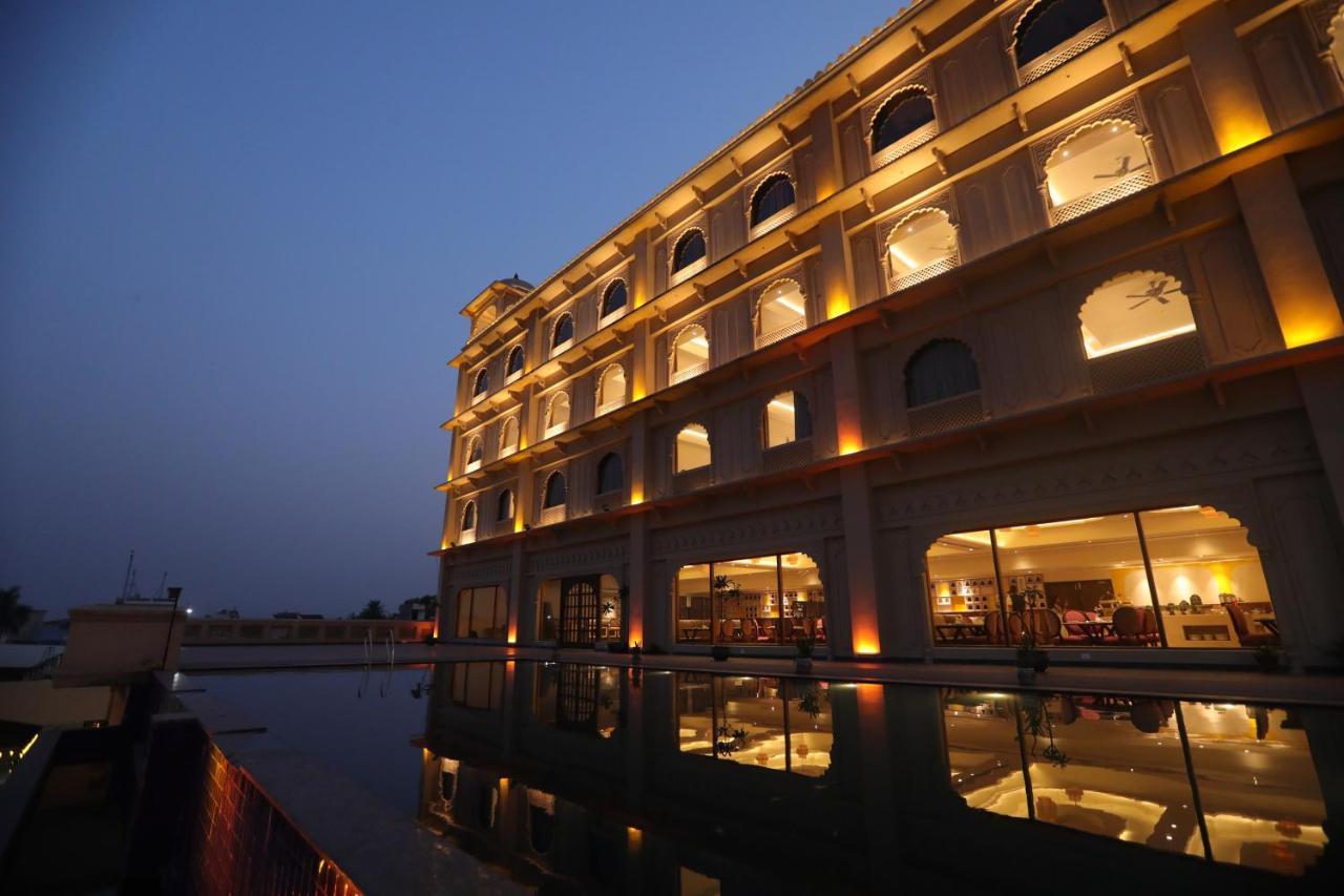 Regenta Central City Vilas Palace Ambāla Buitenkant foto