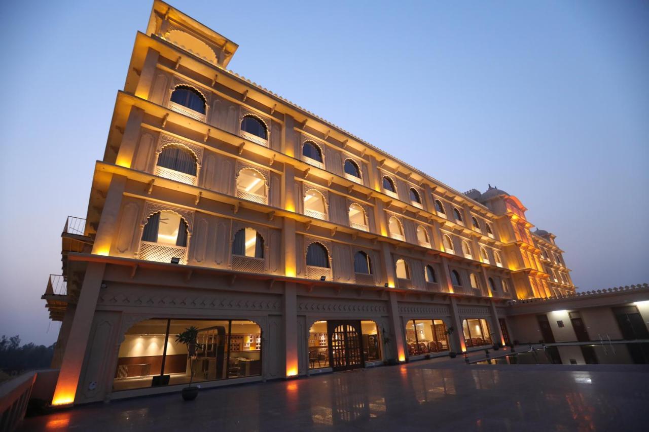 Regenta Central City Vilas Palace Ambāla Buitenkant foto